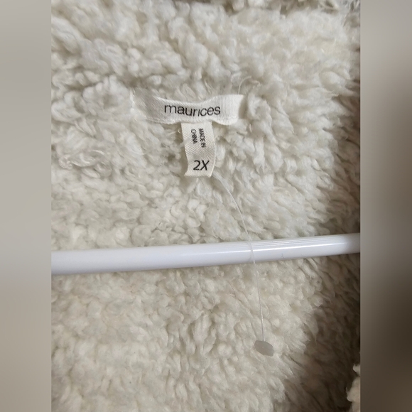 Sherpa lined vest - Picture 2 of 4